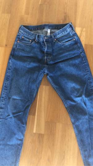Weekday jeans i bra skick i modellen ”space”.  Stl 29/30