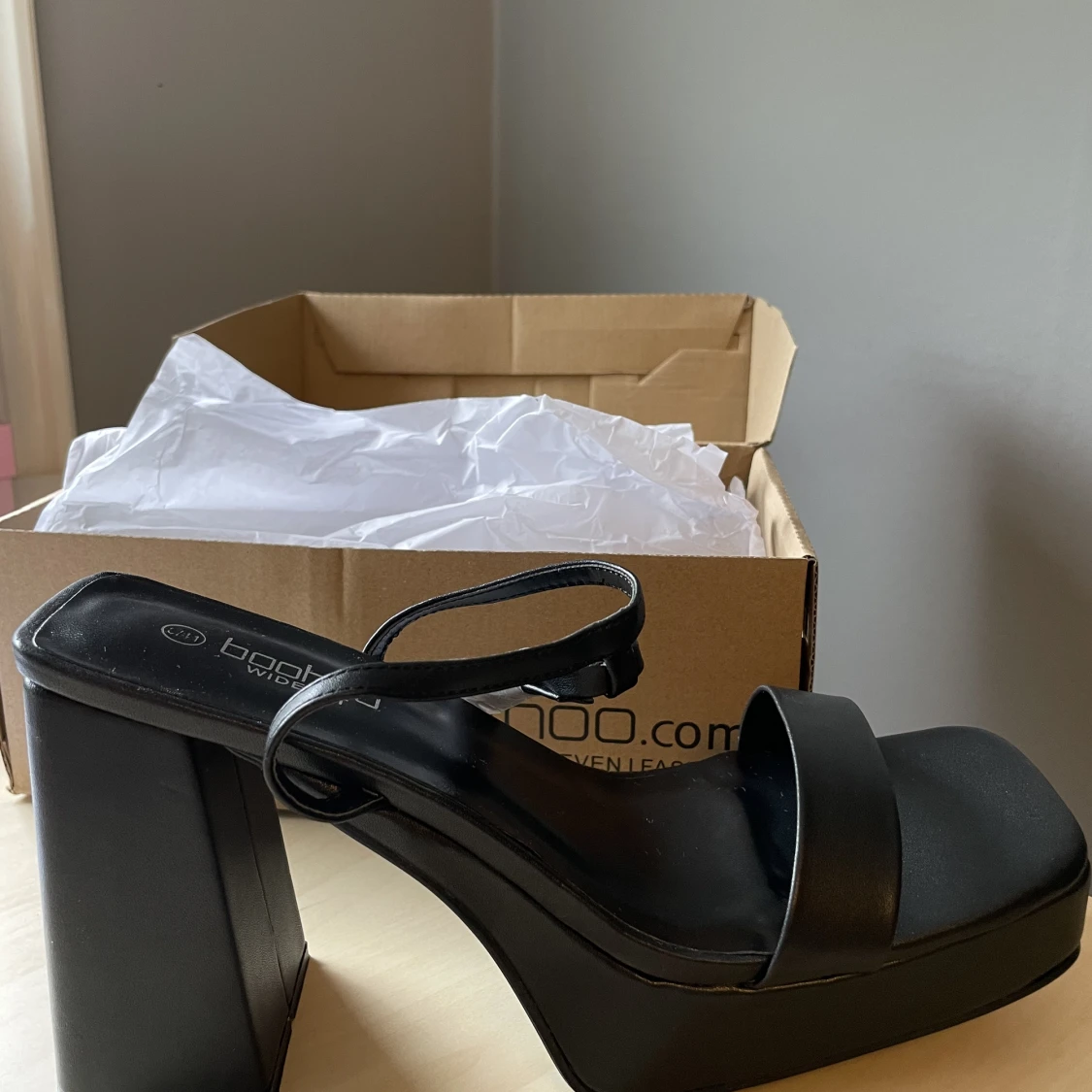 Platåskor med bred klack  - 91