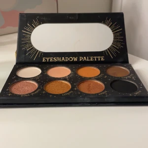 Lashplash eyeshadow pallet  - Super fin men används inte här. Minst 300 ny. Lite rörd kolla sista bild