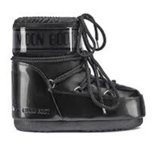 Skor - Dessa är i väldigt bra skick använda dom 2 gånger 