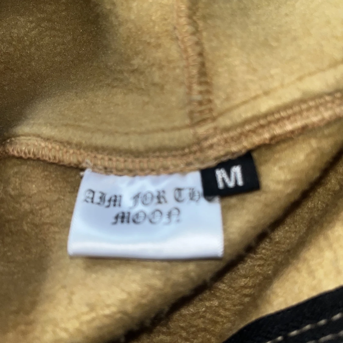 Aim for the moon hoodie (golden) - 91