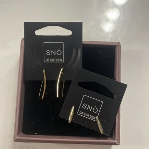 Örhängen från snö of sweden - Oanvända örhängen från snö of sweden! 150kr/st. Köpare står för frakt.