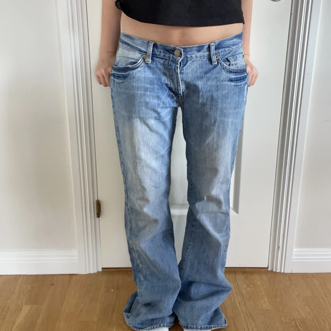 Lågmidjade bootcutjeans