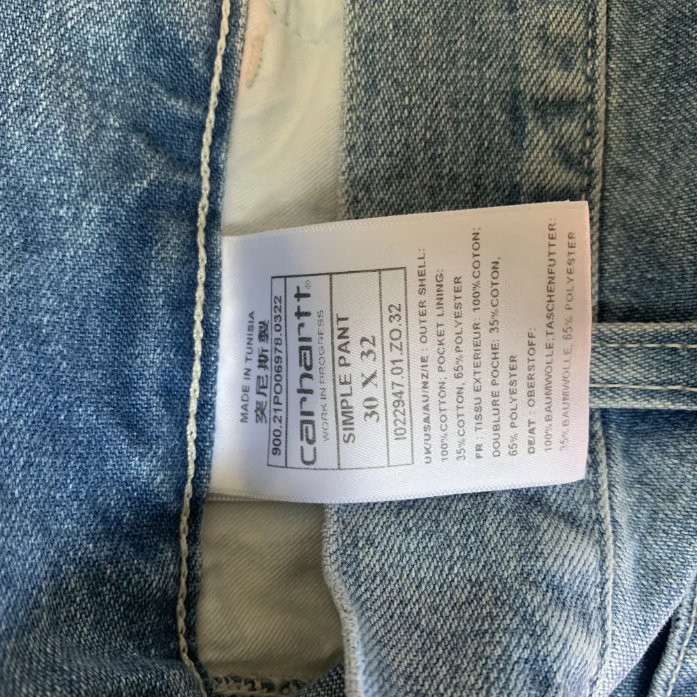 Är helt nya endast provade  Storlek 30x32. Jeans & Byxor.