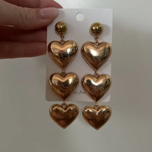 Hjärt örhängen - Jättefina stora hängande hjärtan örhängen