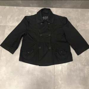 Jacka - Köpt second hand men tyvärr för liten  Bra skick