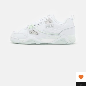 Fila sneakers  - Nyskick Skickas i originalbox 