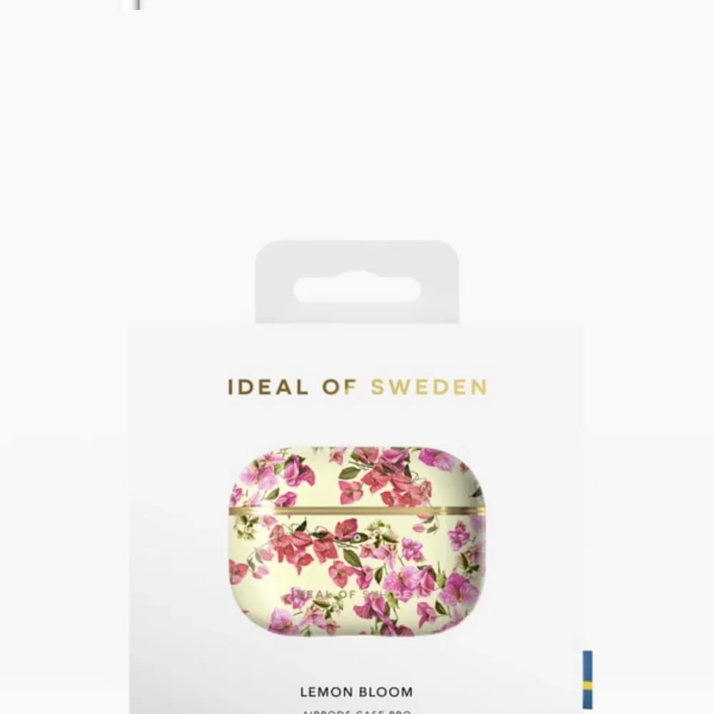 Säljer mitt airpods PRO skal från Ideal of Sweden. Det kommer inte till användning, så darför jag säljer. Pris kan diskuteras!!💗 . Övrigt.