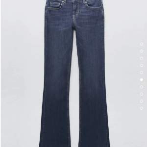 Säljer mina low waisted zara jeans. De är jätte snygga och sköna, men tyvärr gör stora för mig. Priset kan diskuteras, men frakten står köparen för! 