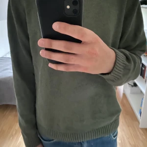 Dobber tröja - En grön tröja från dobber, hör gärna av dig om du har någon fundering.