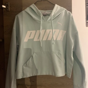 Långarmad tröja  - Puma - långarmad tröja för flickor ljusblå/ turkos. Oanvänd 