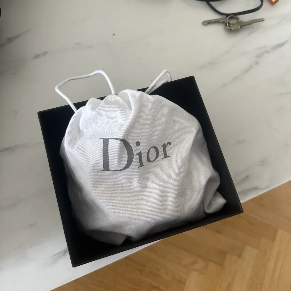 Aldrig använd 10/10 skick og box och dustbag ingår . Accessoarer.