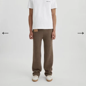 Axel Arigato Byxor - Snygga mjukisbyxor från axel Arigato i strl L/XL