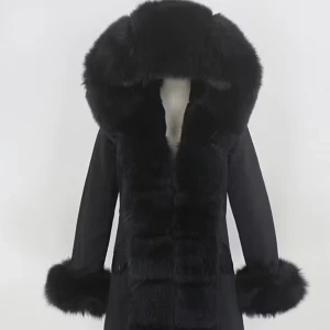 Vinterjacka  - Jättefin vinterjacka med päls, helt oanvänd i storlek XS/S. Ny pris 4199kr. Bilder från hemsidan🤍