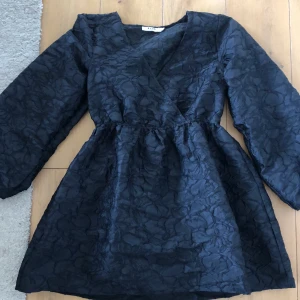 Fest klänning  - Fin festklänning från NAKD