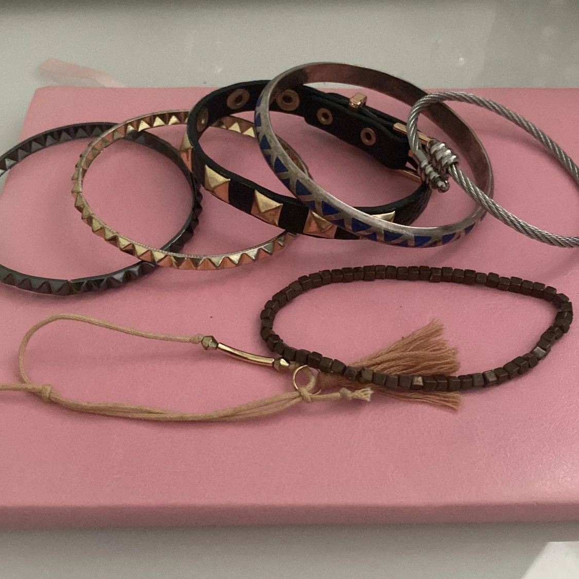 Armband av olika slag