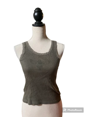 Brandy Linne - Linne från brandy mellville som jag köpte förra året tror jag! Jag säljer då jag ej använder det längre, väldigt bra skick!!