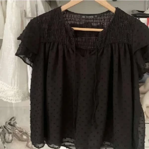 Blus zara - svart blus från zara, knappt använd