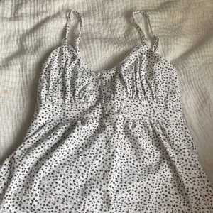 Babydoll linne - Köpte i Wien på Subdued men kommer ej till användning längre! Nypris 260kr.