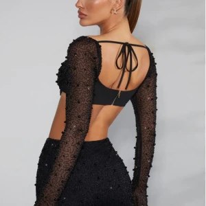 Ohpolly topp - Säljer denna jättefina ohpolly topp som endast används 1 gång. Storlek uk 10 vilket motsvarar storlek M men skulle säga att den passar storlek S-M 