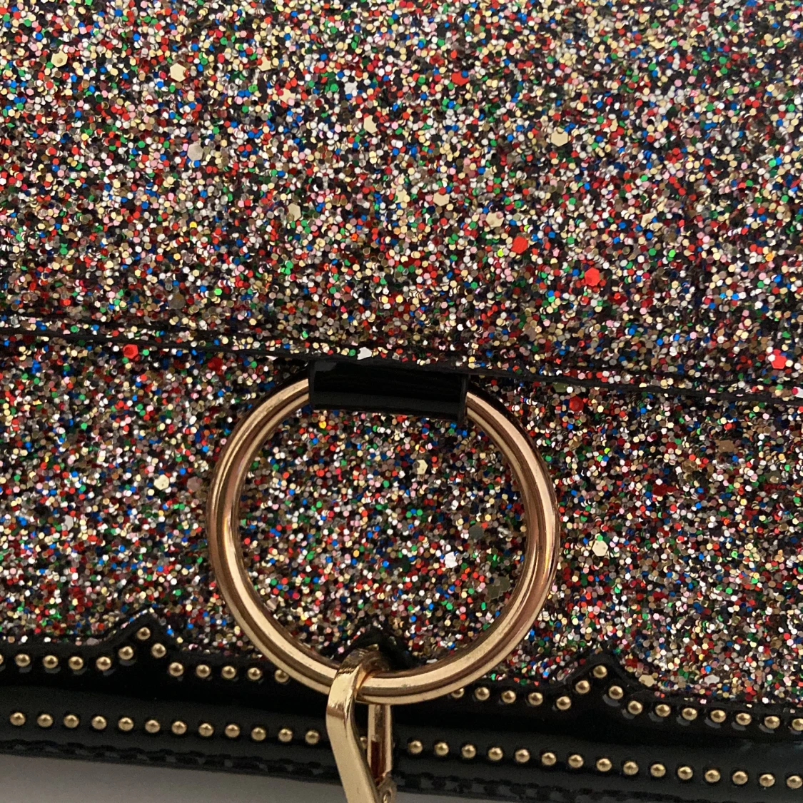 Glittrig väska - 91