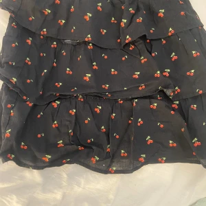 Volangkjol - Skriv för frågor