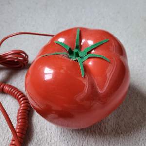 Vintage tomato phone från 1980-talet.
