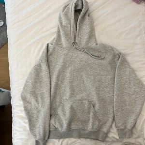 hoodie från bikbok ❤️ - en ursnygg hoodie från bikbok ❤️❤️