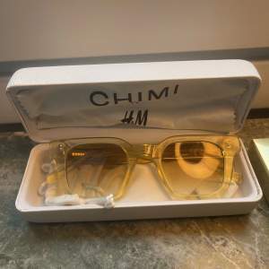 Solglasögon från CHIMI X HM i 04 modell, använda enstaka gång då jag har två olika