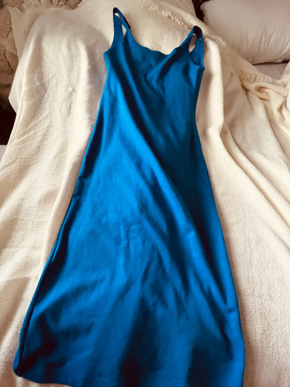 Superfin klänning från zara som tyvärr har blivit för liten! Den har används men är i bra skick 🪩. Klänningar.