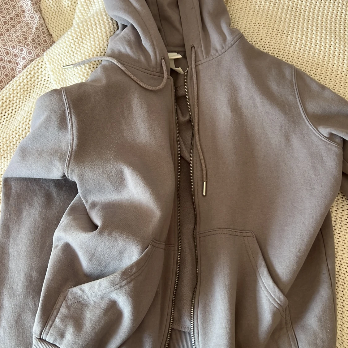 Zip hoddie