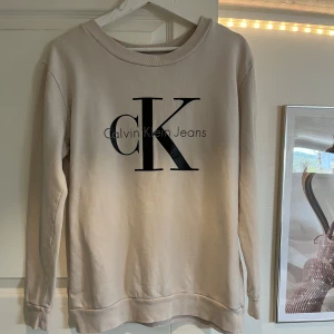 Calvin klien  - En Calvin Klein tröja som aldrig är använd💗 jätte fin och bra skik ny pris 499🫶🏼🌸