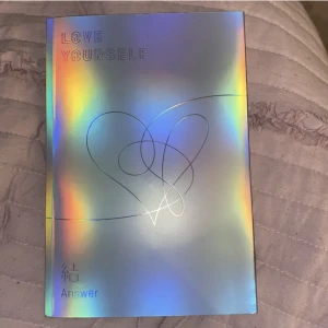 Bts album - Säljer bts love yourself answer album version F. Kommer packa med freebies. 