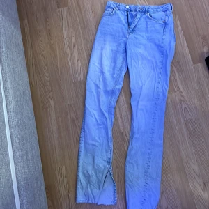 jeans  - ljusblå jeans, bra passform, mid waist  