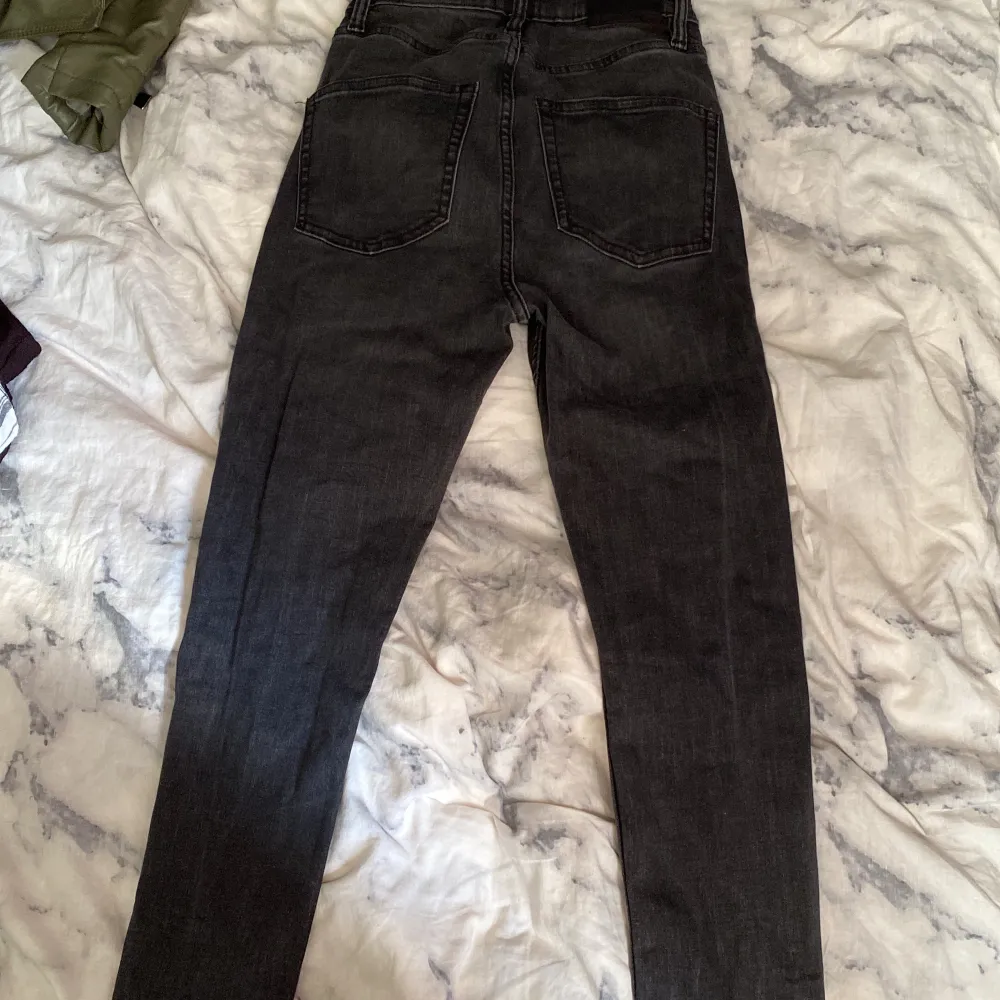 Hej, säljer mina svarta skinny jeans från lager 157. Knappt använda då jag inte tycker om dom. Hör av er vid frågor eller bilder🤍. Jeans & Byxor.