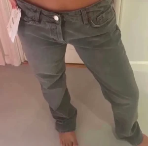 Mid rise jeans - Zara jeans! Frakt 74 kr eller mötas upp i Täby/Stockholm🫶🏼