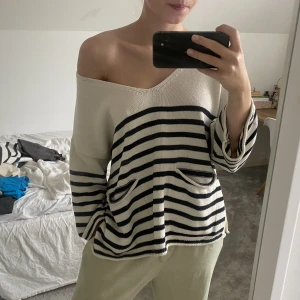 Randig zara tröja  - Nästintill oanvänd Zara tröja!😍 