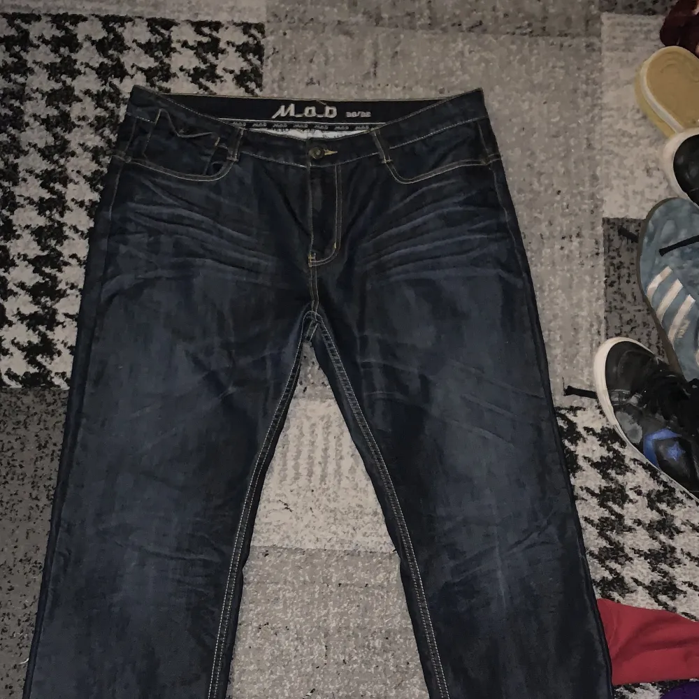 Good condition,bootcut i think . Jeans & Byxor.