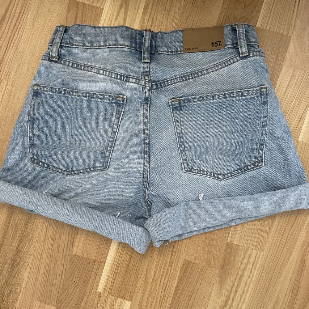 Jeansshorts från lager157, aldrig använda. Shorts.