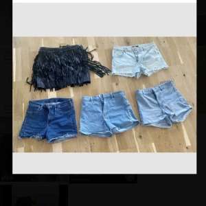 Shorts  - Endast testade shorts och en kjol, som nya! 😃  Storlek S. Alla finns kvar förutom de ljusblåa shortsen.  