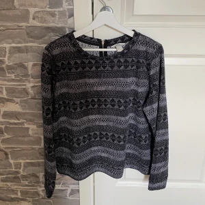 Långärmad tröja  - Långärmad tröja med mönster 