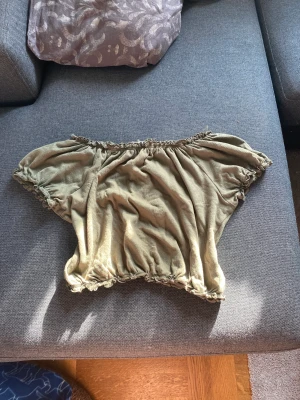 Kappahl topp - Jätte fin Kappahl topp som säljs för att den inte används. Inga defekter (kan bara ta betalt via Swish!!!)