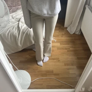 Zara kostymbyxor - Säljer dessa kostymbyxor från zara då de inte längre kommer till användning. 