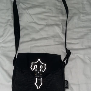 Trapstar väska  - Trapstar väska för endast 399kr  Lite använd  