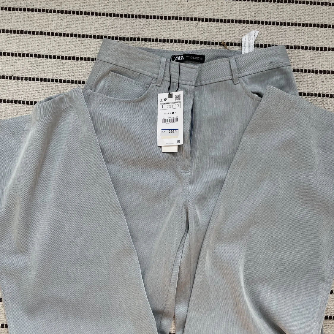 Högmidjade kostymbyxor 