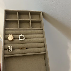 Ringar - Säljer dessa ringar för 50kr styck🫶🏻frakt står köparen för 