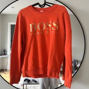 Hugo boss tröja  - Garderobs rensning  Köpt på room 1006 i Malmö 