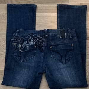 så coola jeans som passar mig perfekt i längd som är 154