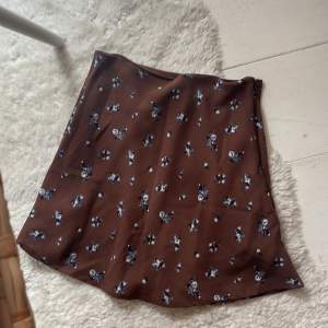 Mini kjol från hm storlek 34