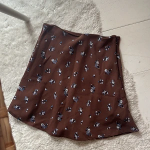 Kjol mini hm - Mini kjol från hm storlek 34